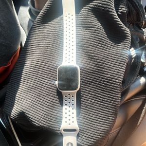 apple watch series 8, 41 mm, never worn